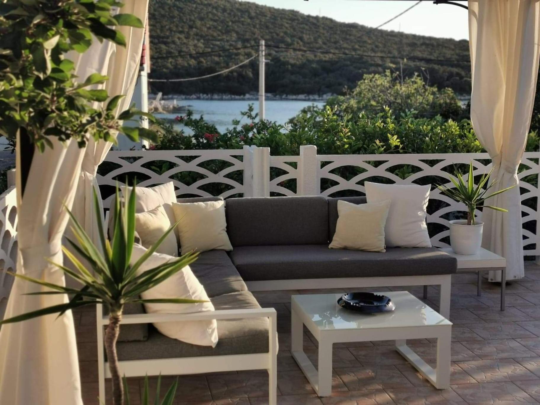 Adorable Summer House By The Sea Zapuntel Room photo